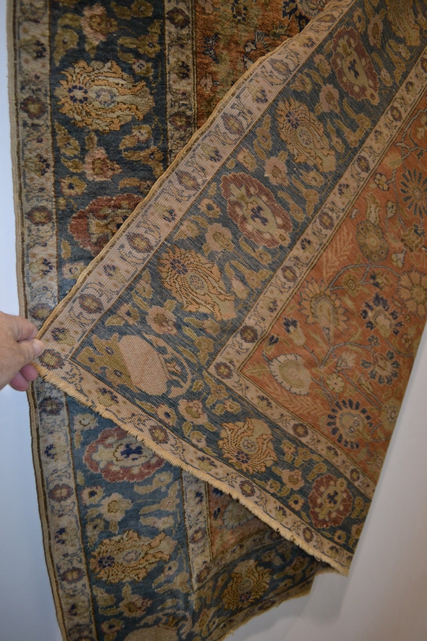 Good Anatolian silk rug, possibly Bursa, west Anatolia, early 20th century 5ft. 9in. x 4ft. 1.75m. x - Image 5 of 5