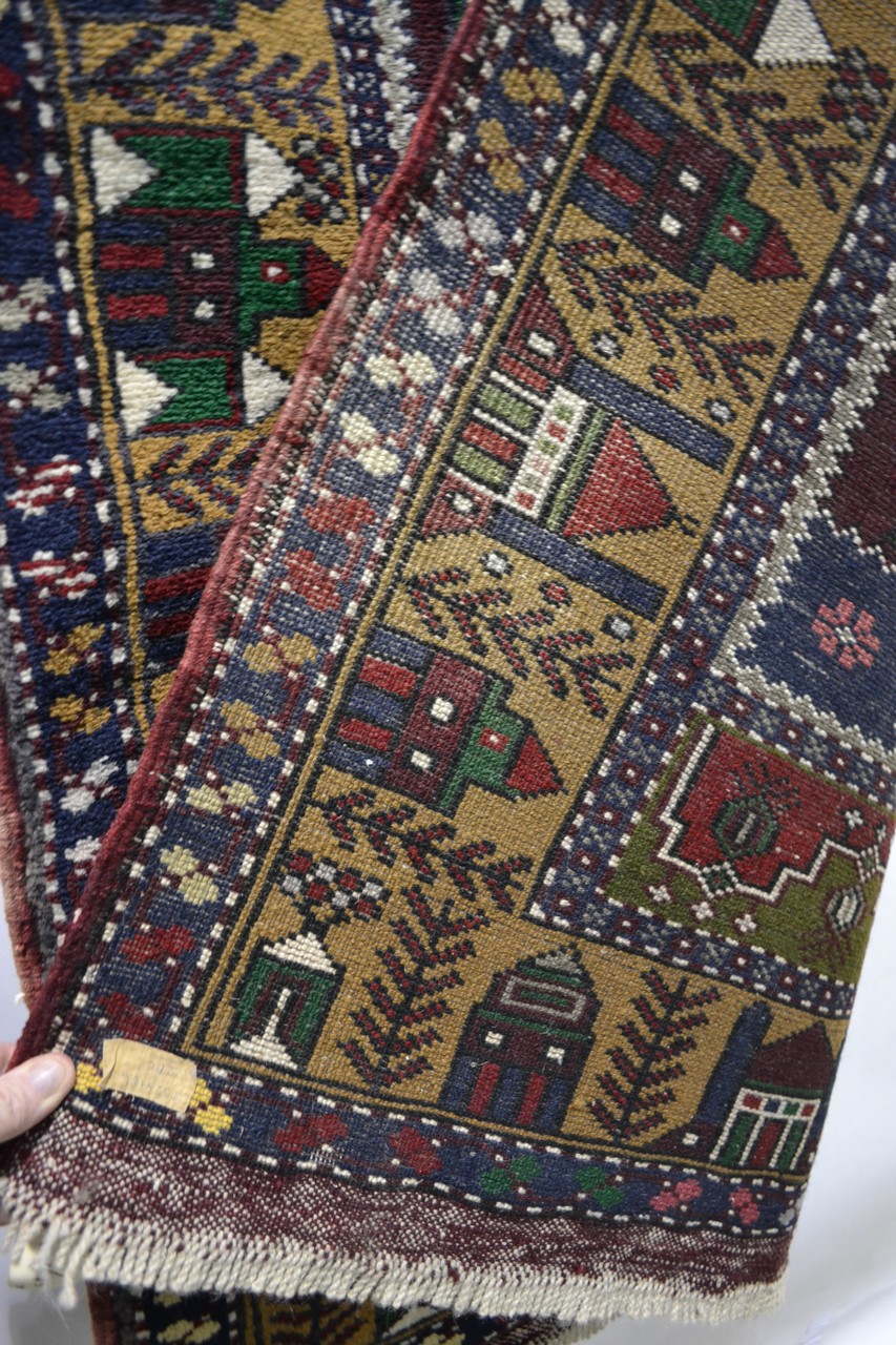 Melas rug, west Anatolia, modern, very narrow red field with central row of rosettes and multiple - Image 4 of 8