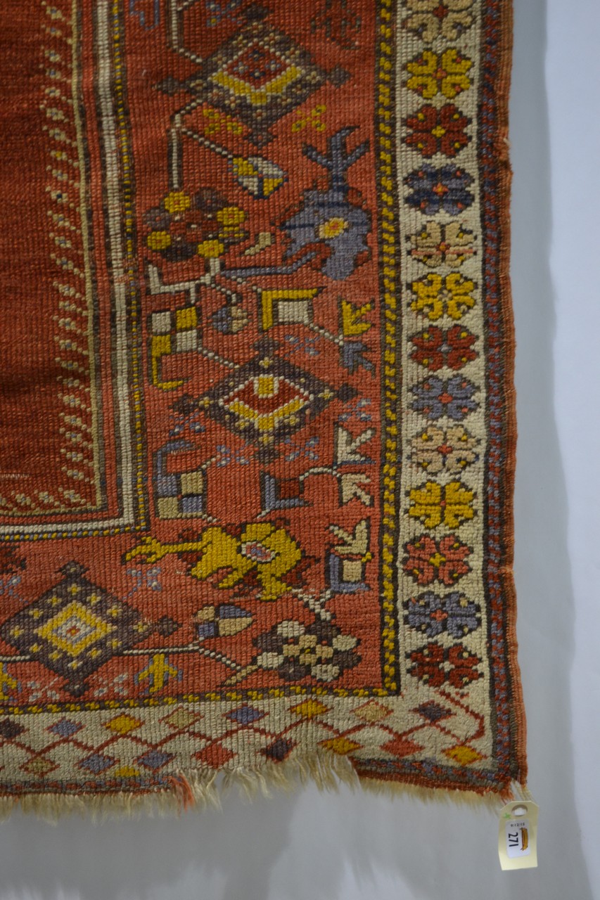 Melas prayer rug, west Anatolia, late 19th/early 20th century, 4ft. 9in. x 3ft. 1in. 1.45m. x 0.94m. - Image 2 of 4
