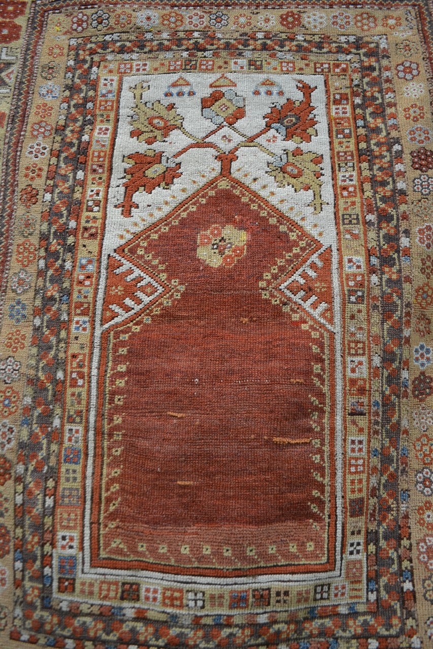 Exceptional Melas prayer rug, west Anatolia, first half 19th century, 4ft. 11in. x 3ft. 8in. 1. - Image 4 of 4