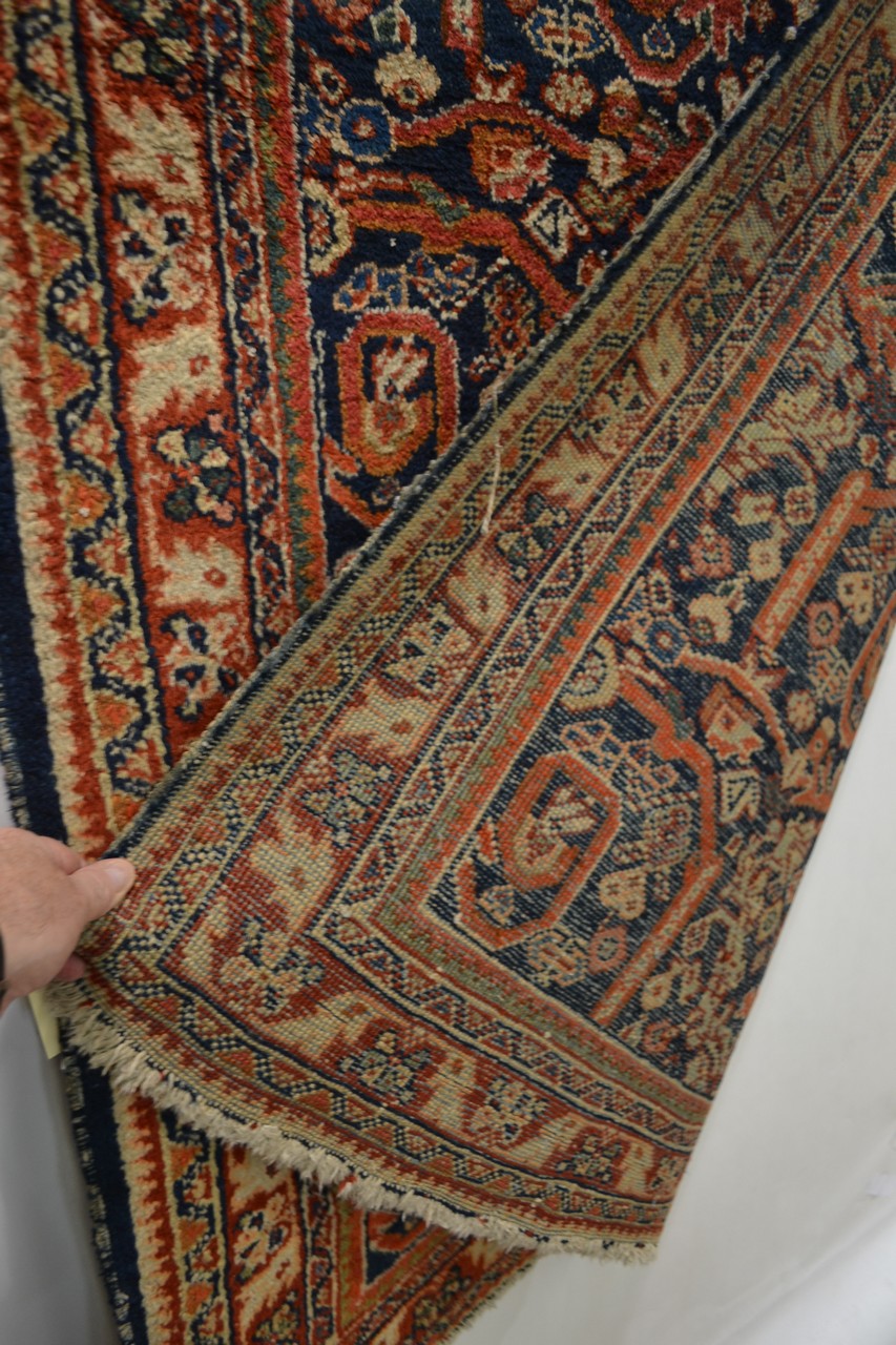 Mahal rug, north west Persia, circa 1930s-40s, 6ft. 8in. x 4ft. 5in. 2.03m. x 1.35m. Some wear in - Image 4 of 4