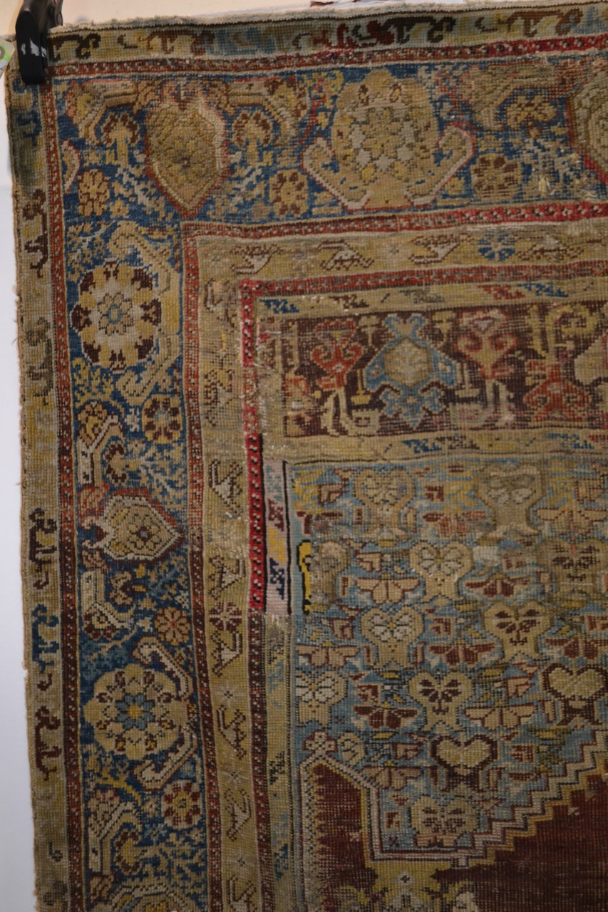 Ghiordes prayer rug, west Anatolia, 18th century, 5ft. 10in. x 4ft. 2in. 1.78m. x 1.27m. Overall - Image 4 of 8