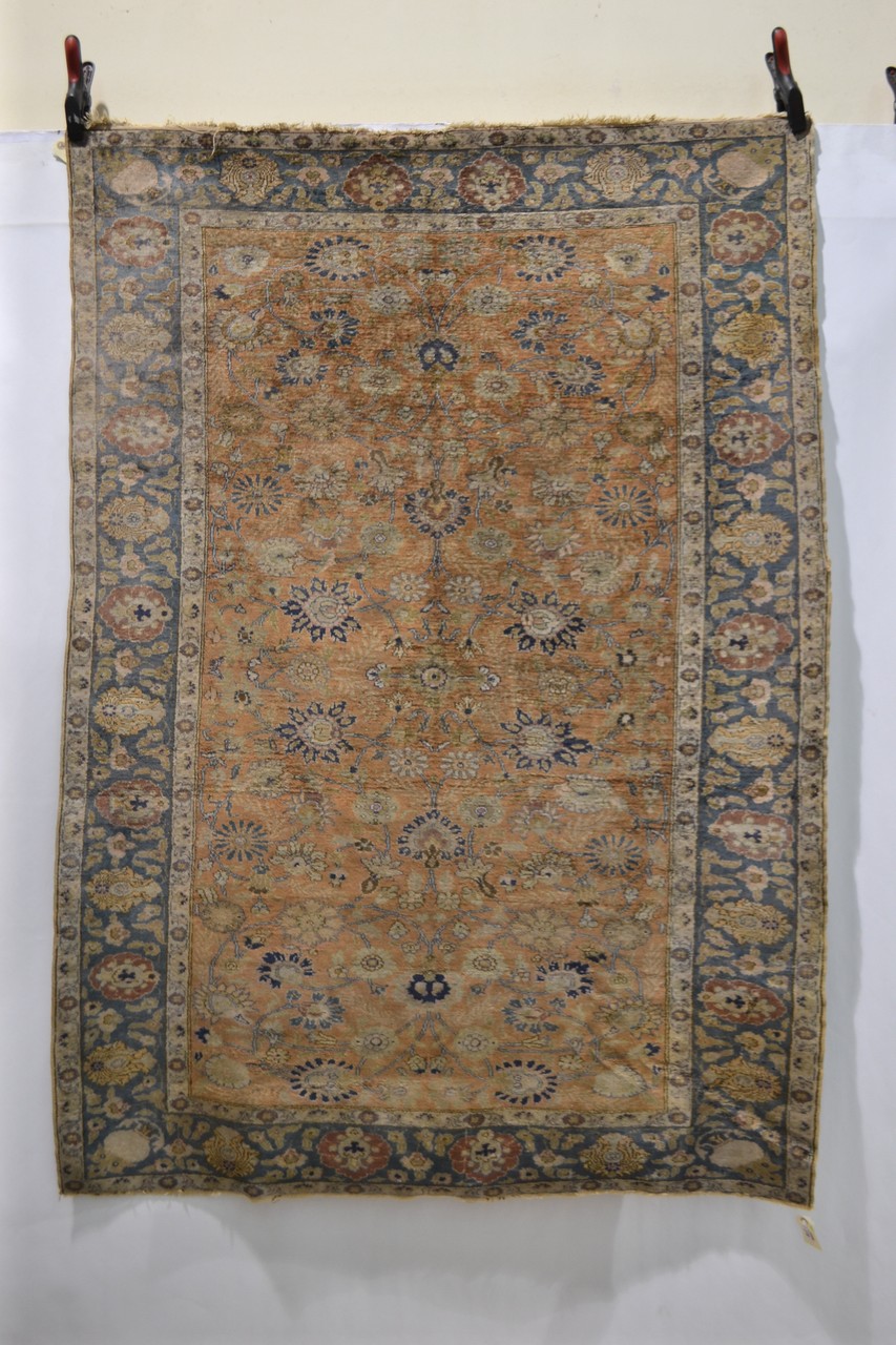 Good Anatolian silk rug, possibly Bursa, west Anatolia, early 20th century 5ft. 9in. x 4ft. 1.75m. x - Image 2 of 5