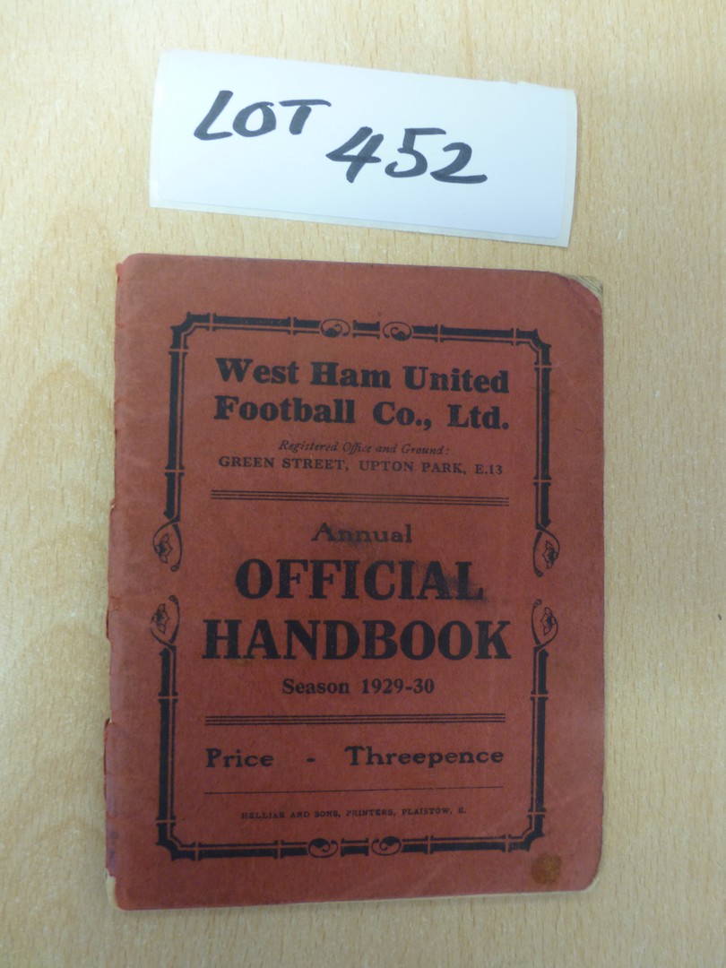 West Ham Utd Official Handbook season 1929-30, sl. rounded corners, sl. foxing, generally in good