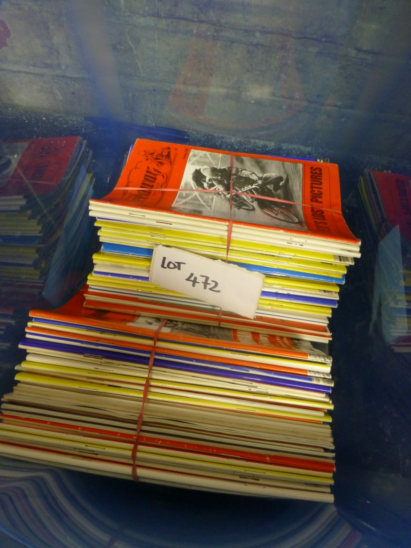 A box of 72 vintage speedway magazines, various issues, all vgc.