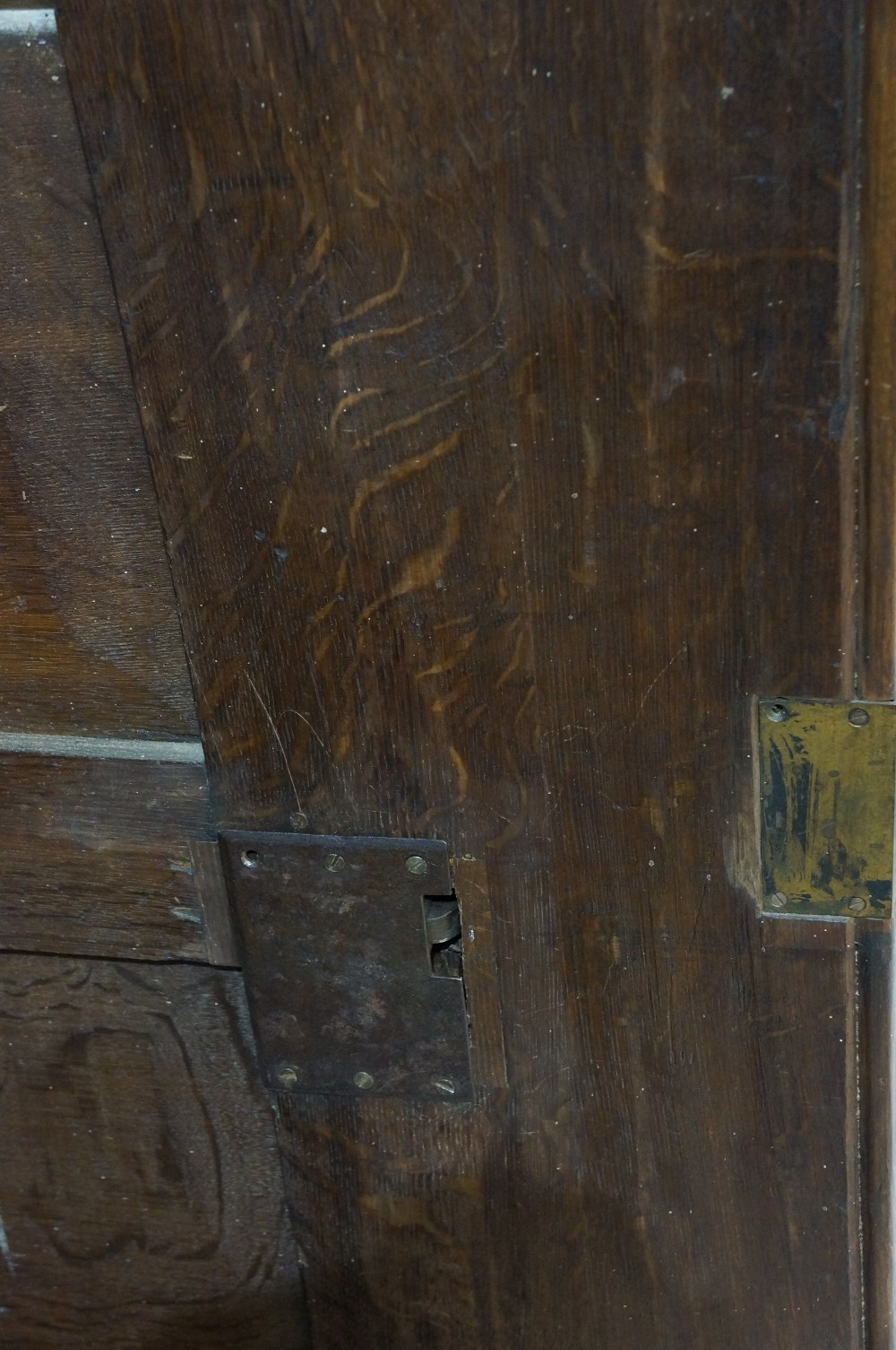 A good Dutch 17th Century oak cupboard t - Image 9 of 10
