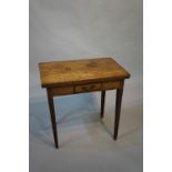 A George III oak fold-over side table th