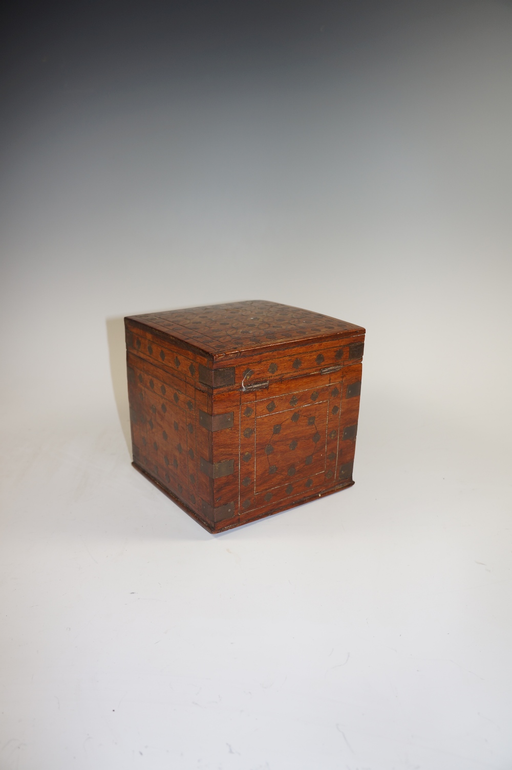 A brass bound hardwood box inlaid overal - Image 3 of 4