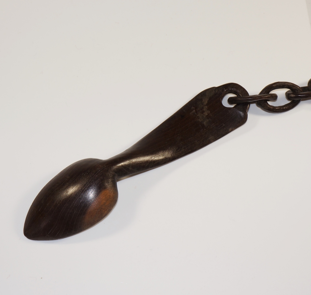 A Welsh love spoon and chain with tapere - Image 3 of 3