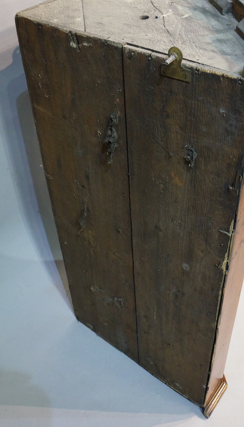 A George III oak hanging corner cupboard - Image 2 of 3