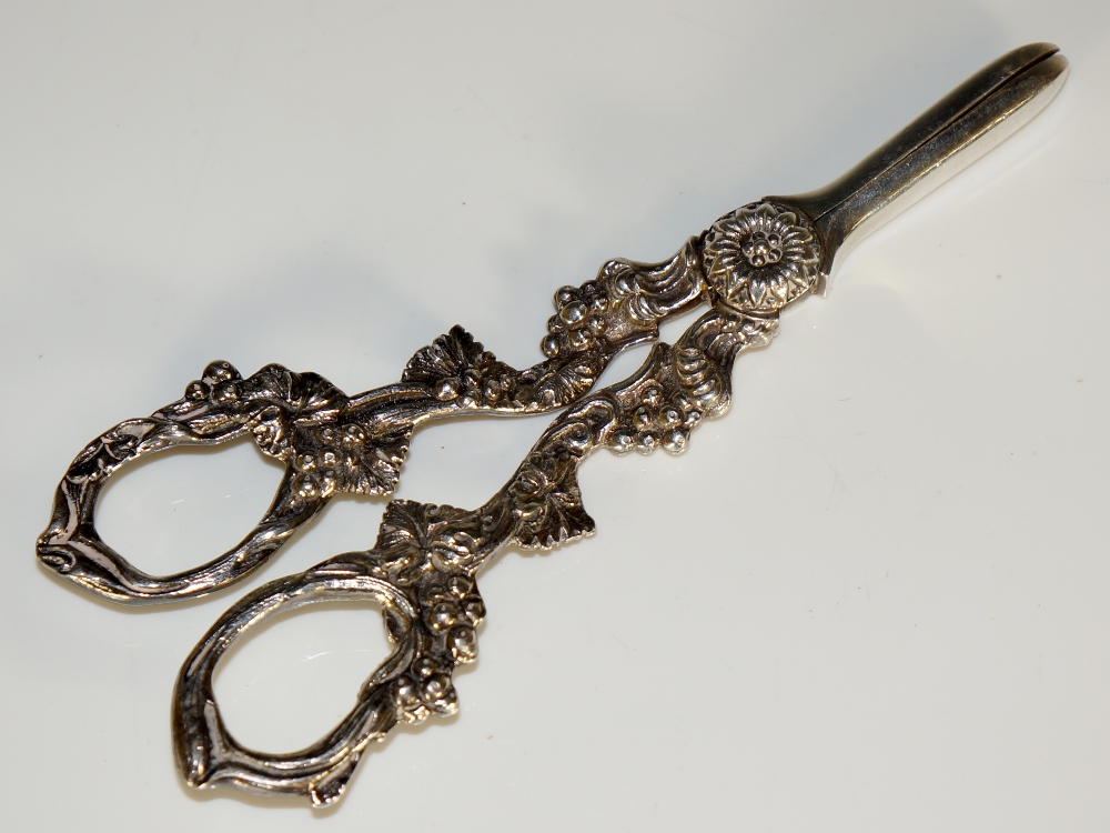 A pair of grape shears with vine cast handles, 16cm long by RHV & Co, Birmingham 1971,