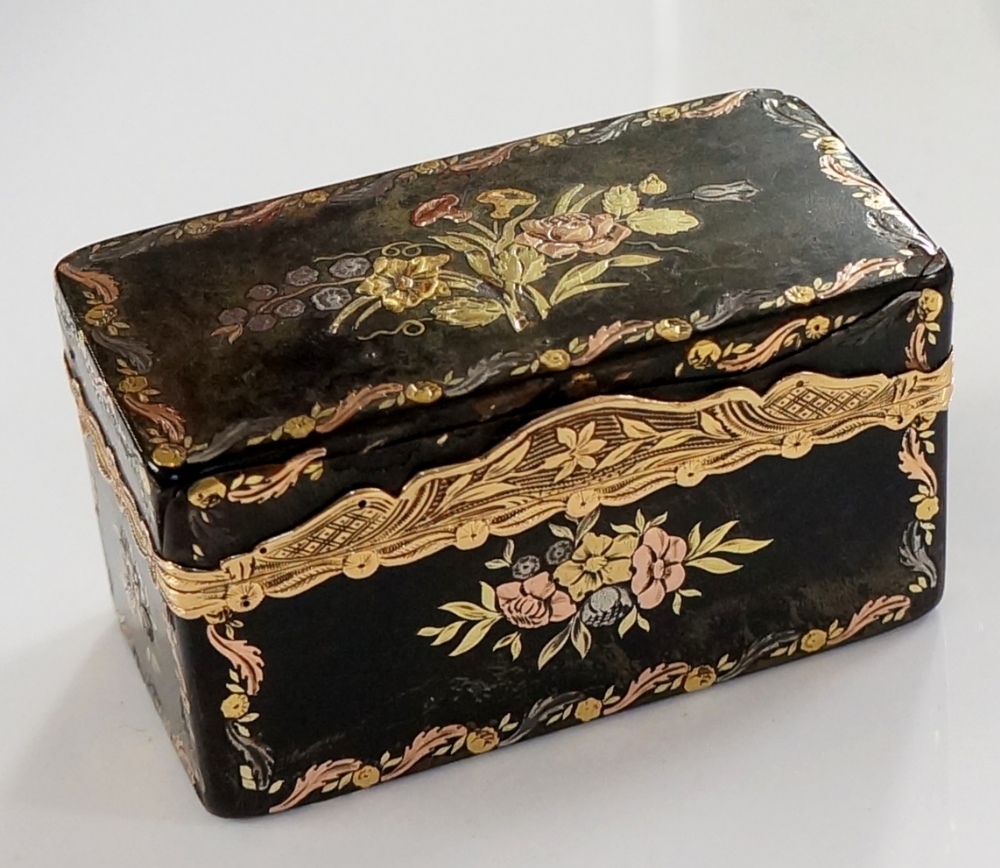 A tortoiseshell and gold box, - Image 4 of 4