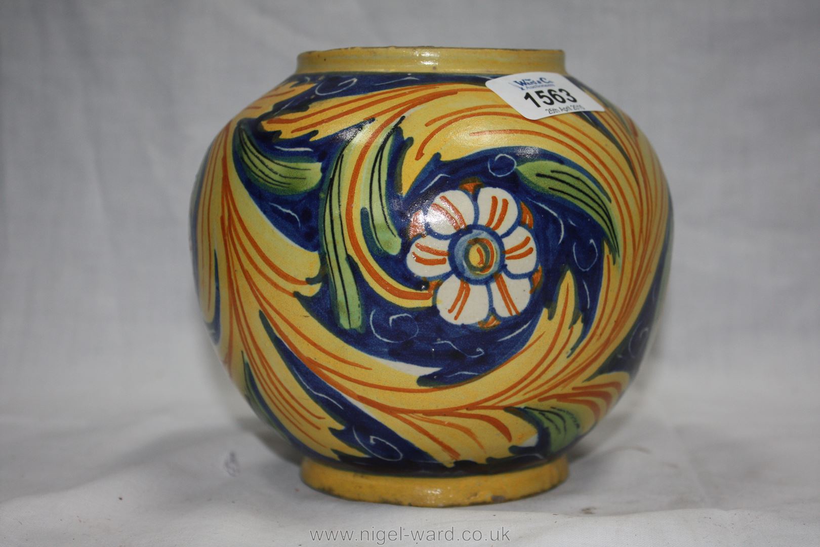 A Majolica Casa Regioni Vase, Sicilian glazed with hand decoration in yellow, green, - Image 5 of 7