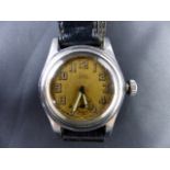 Vintage Rolex Tudor gents wristwatch with original Rolex crown. Working at lotting up.