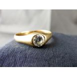 9 ct gold cz solitaire ring. Size V.