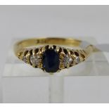 18ct vintage sapphire and diamond ring. 3.4g, size P