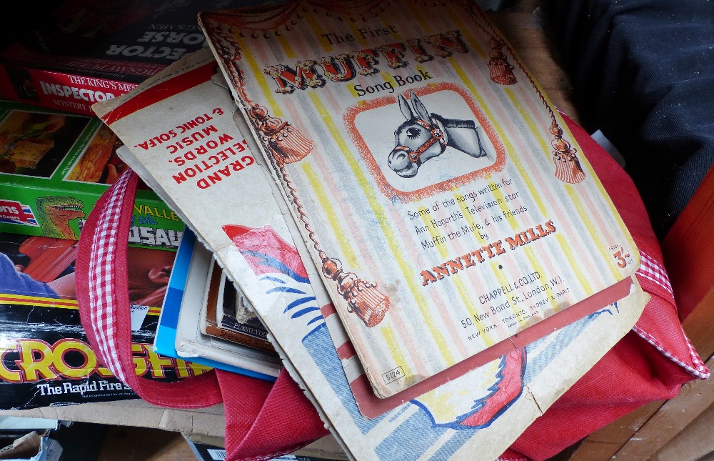 Quantity of mixed vintage sheet music