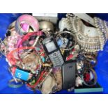 Large quantity of unsorted mixed jewellery