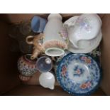 Box of mixed ceramics including Christopher Wren