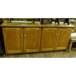 Large pine cupboard H ~ 84cm L ~ 186cm