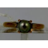 9ct gold pearl ring, size L