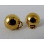 9ct gold clip on earrings. W: 2.2g