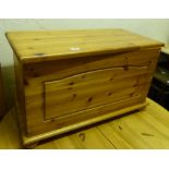 Pine blanket box on bun feet