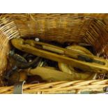 Wicker basket with mixed treen content