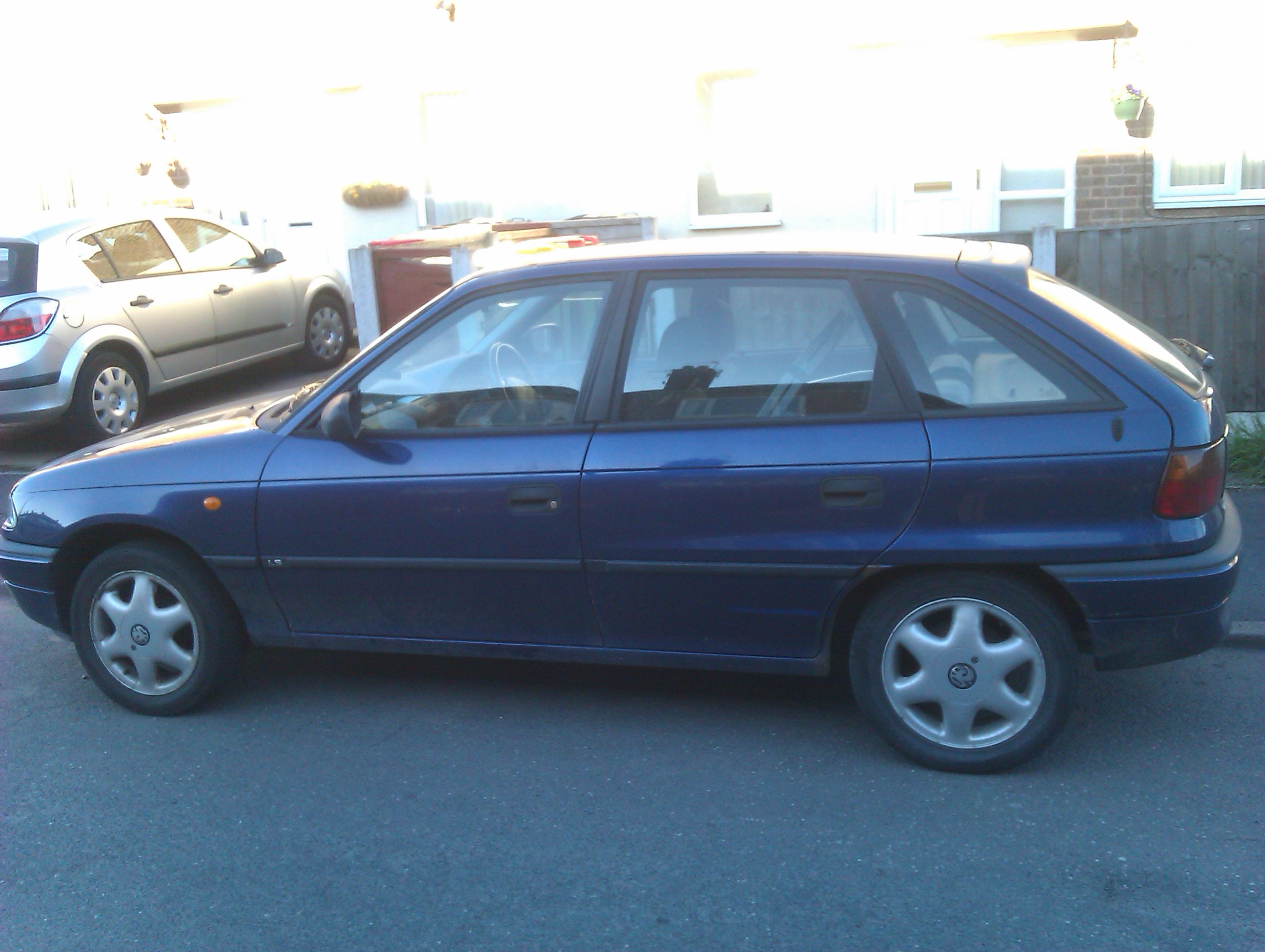 Vauxhall Astra 1.4, 1997, 77,000 miles, MOT July 2015, good runner, used daily