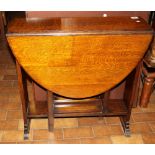 Narrow oak drop leaf gateleg table, 74 x 21cm closed, 74 x 103cm open