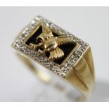 Gents eagle and onyx ring, size Y