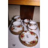 Tray of Royal Albert Old Country Roses ceramics