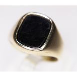 SIGNET RING. 9ct gold onyx signet ring, size N