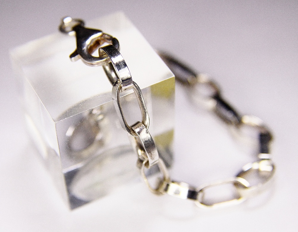 SILVER BRACELET. Sterling silver solid paperchain bracelet