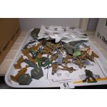 Tray of mixed cast military figures etc