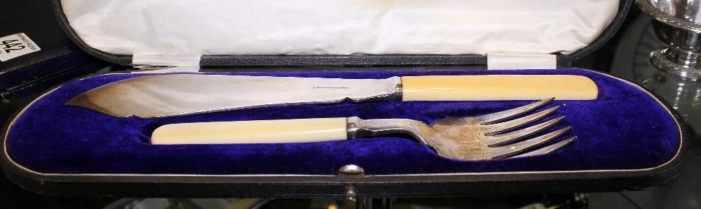 SERVING SET. Cased Mappin & Webb serving set