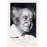 Ben-Gurion, David. Original Porträt-Photographie mit eigenhändiger Widmung "To Günther Freiherr