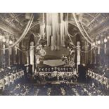 Varia - Oper - - Schaefer, Paul. Album mit knapp 40 Rollenfotos des Wiesbadener Opernsängers Fritz