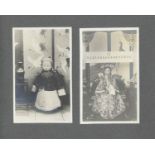 China - - Privates Album mit 54 montierten Original-Photographien. Vintage. Silbergelatine. Um 1910.