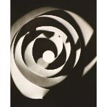 Künstlerphotographie - - Man Ray. Zwei Original-Photographien. Vom Künstler autorisierte Neuabzüge