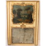 TRUMEAU LOUIS XV Petit trumeau en bois sculpté doré et patiné, composé d'un miroir rectangulaire