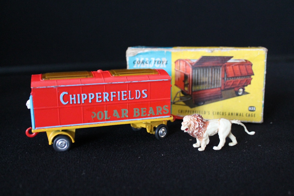 CHIPPERFIELDS CORGI - an original Chipperfield's Circus Animal Cage (1123) in original box with a - Image 3 of 4