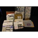 PRESENTATION PACKS - Over 120 presentation packs including a 1980/1/3 & 4 collectors packs,