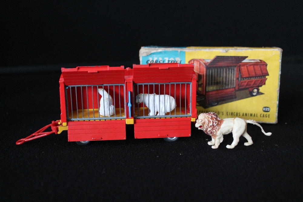 CHIPPERFIELDS CORGI - an original Chipperfield's Circus Animal Cage (1123) in original box with a