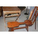 ARTIST'S EASEL - an artist's easel seat,