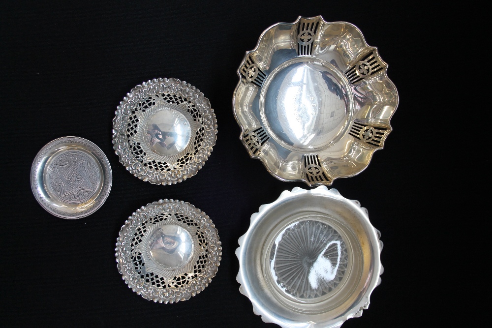 SILVER - a pair of Birmingham Victorian pierced silver dishes 1898,