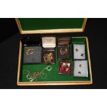 JEWELLERY - 14 pairs of 9ct earrings, cameo set, stone set and plain gold earrings (17.