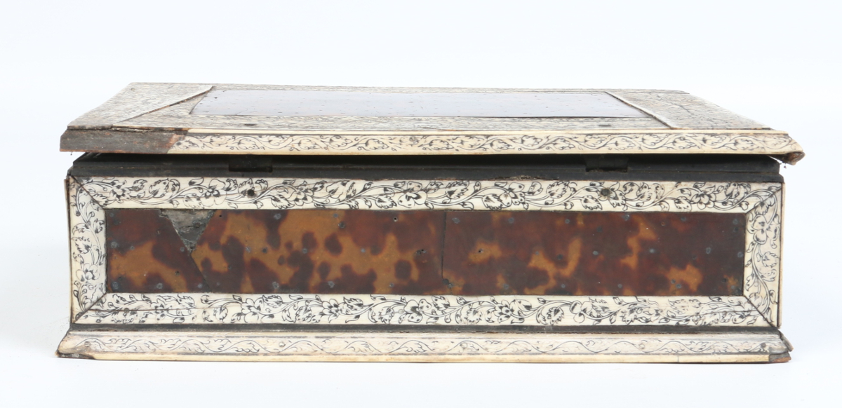 A nineteenth century Anglo Indian tortoiseshell and ivory casket. With foliate penwork decoration - Image 4 of 8
