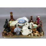 A tray of collectables to include Hornsea, Wade, Wedgwood Jasperware etc.