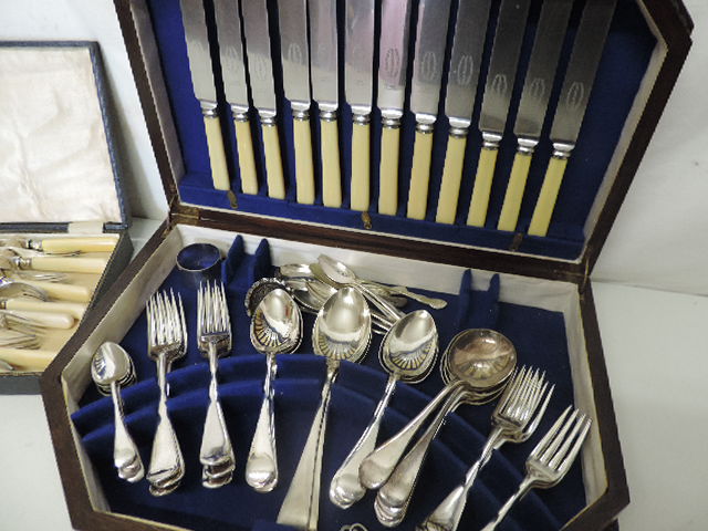 Canteen of Cutlery in Oak Case & Fish Set - Image 2 of 3